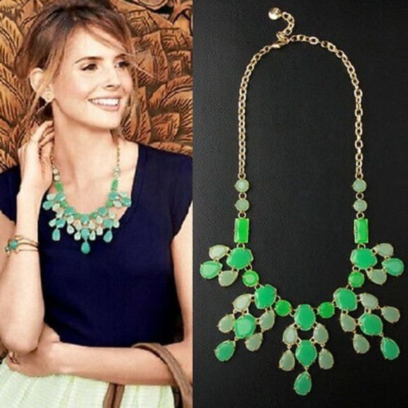EUC Stella & Dot Linden Statement Necklace Green Gold - Picture 1 of 6